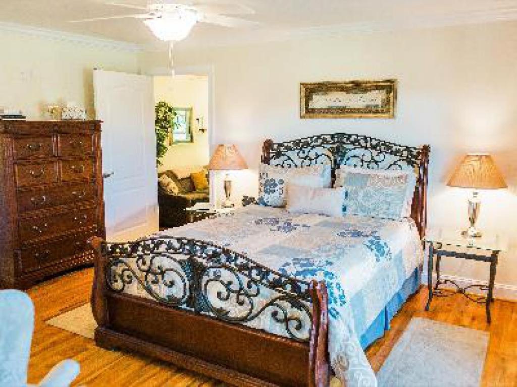 A Mighty Oak B&B Pilot Mountain Bilik gambar